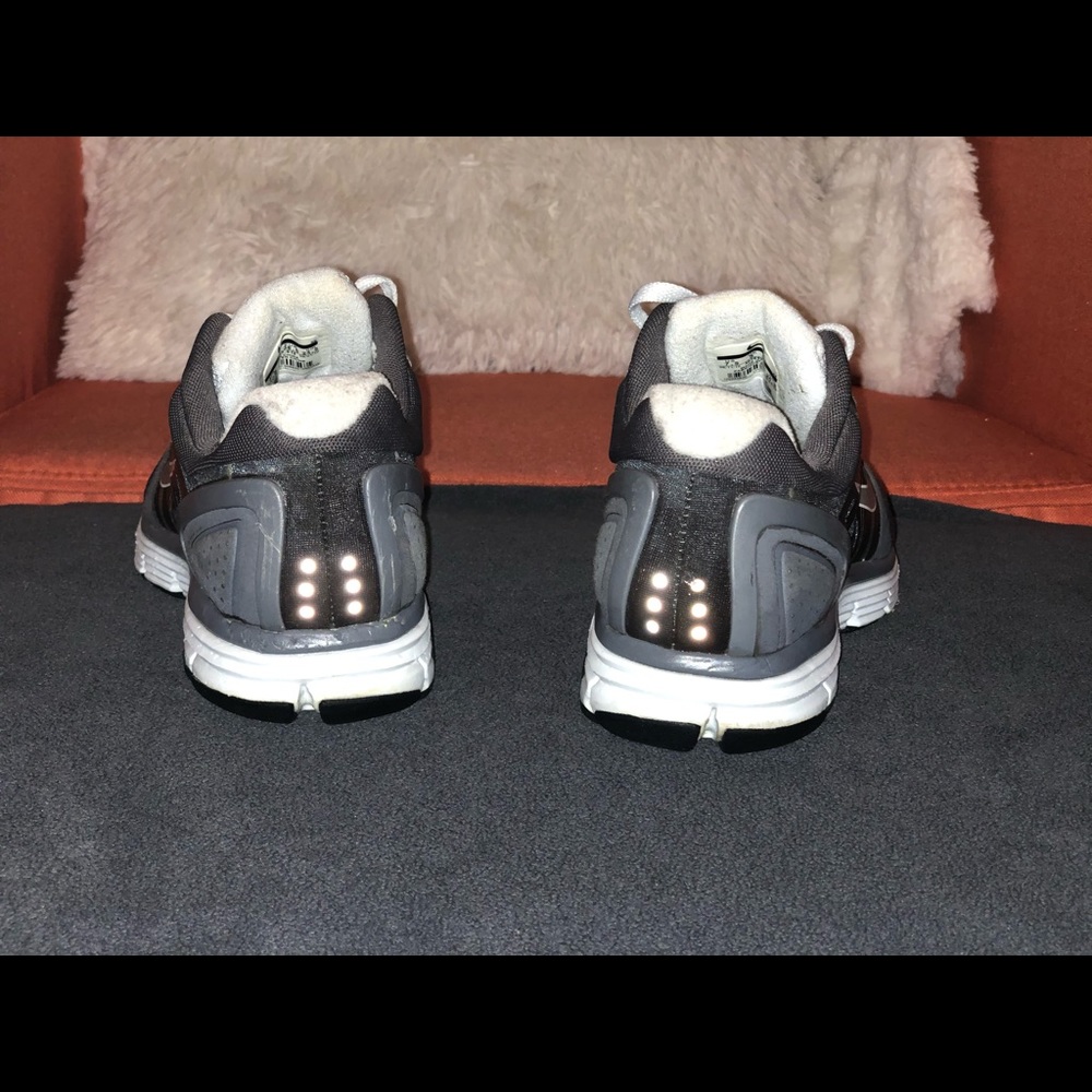 Nike Shoes - Picture 3 of 4